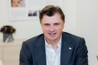 Seimo Demokratų frakcijos „Vardan Lietuvos“ pranešimas: G. Jeglinskas traukiasi iš Seimo, bet lieka demokratų gretose